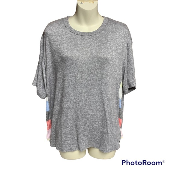 DKNY gray shirt sleeve top size medium.  Colorful side panels super soft - Picture 1 of 8